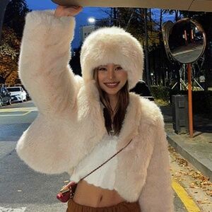 Liphop NewYork faux fur jacket w/ hat